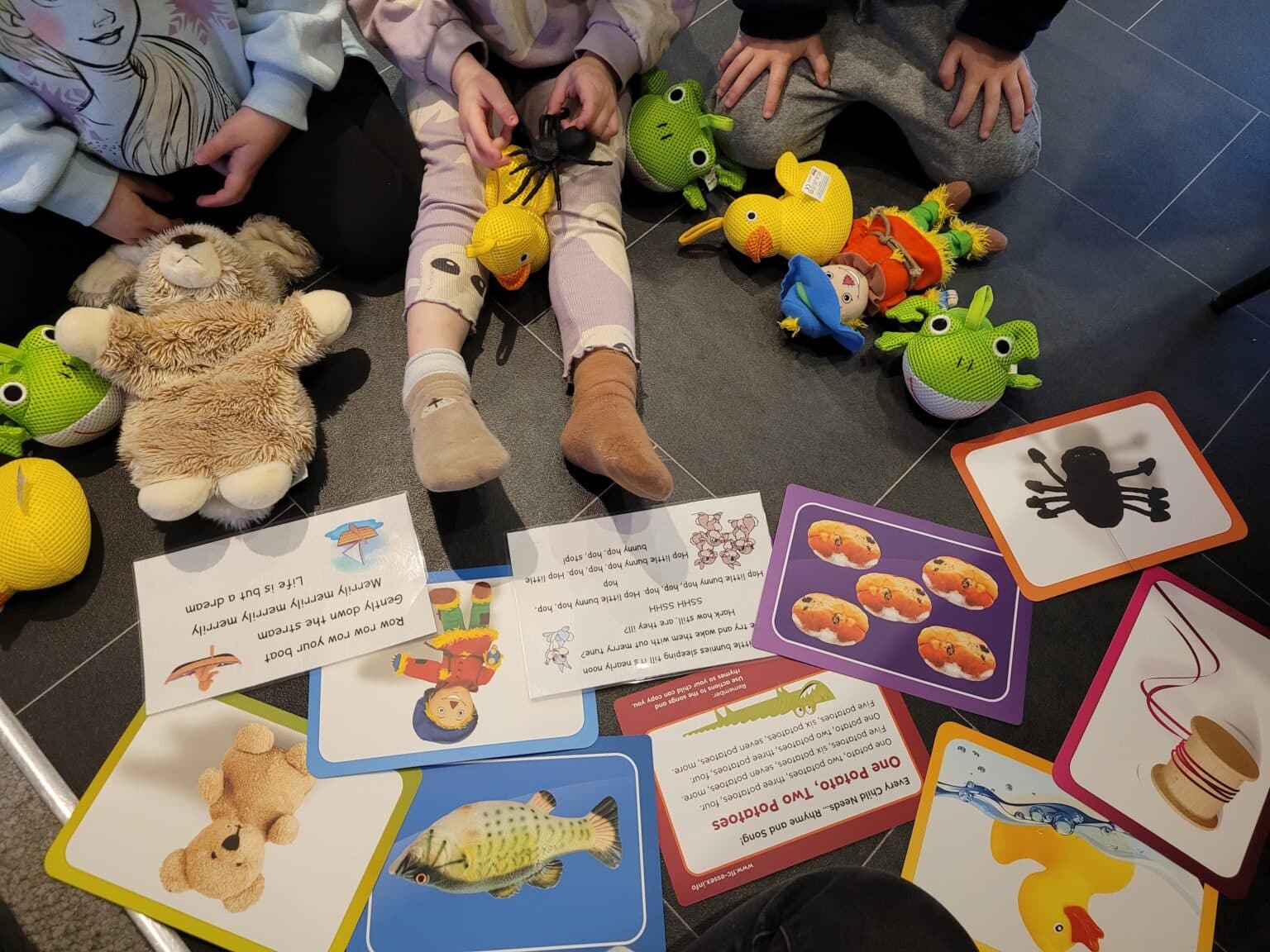 Talk, Listen, Cuddle Number Rhyme Cards - TLC
